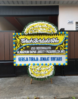 Papan Bunga Duka di Pulau Setokok